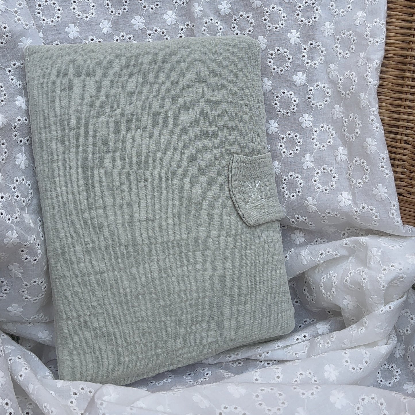 Protège carnet de santé pour bébé en gaz de coton - Personnalisable